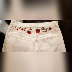 White strawberries embroidered pants